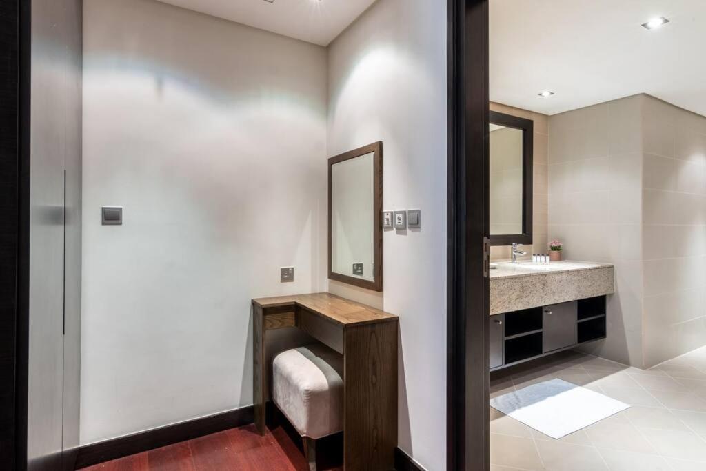First Class 1br In Royale On The Palm Apartment *
